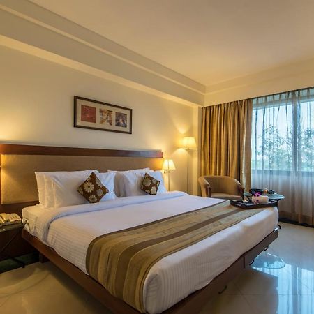Park Ornate Hotel Viman Nagar Pune Exterior photo