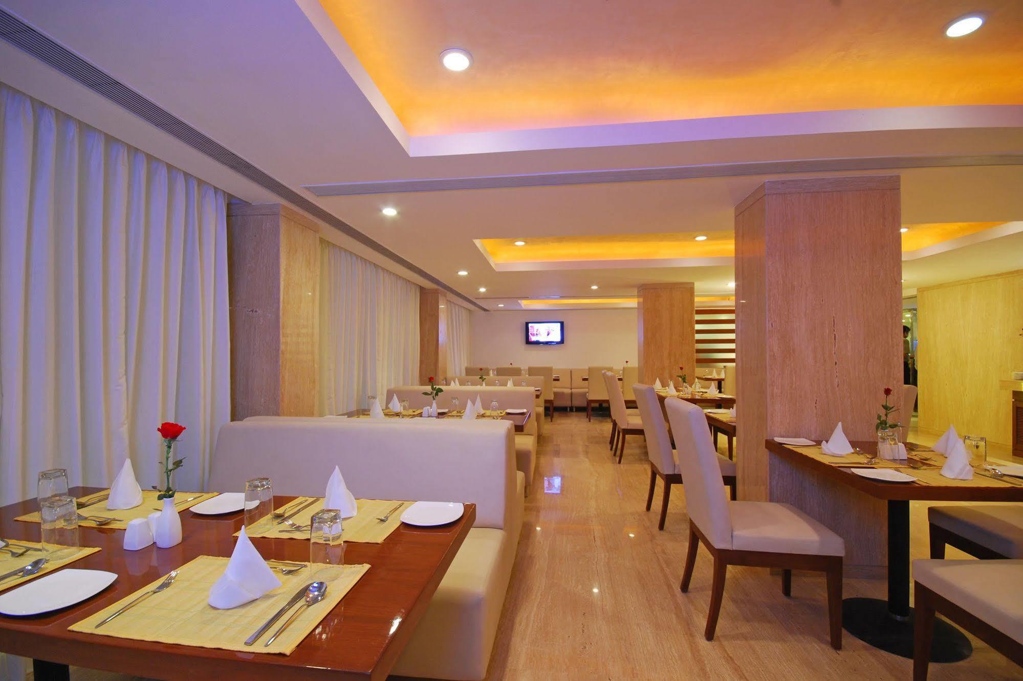 Park Ornate Hotel Viman Nagar Pune Exterior photo