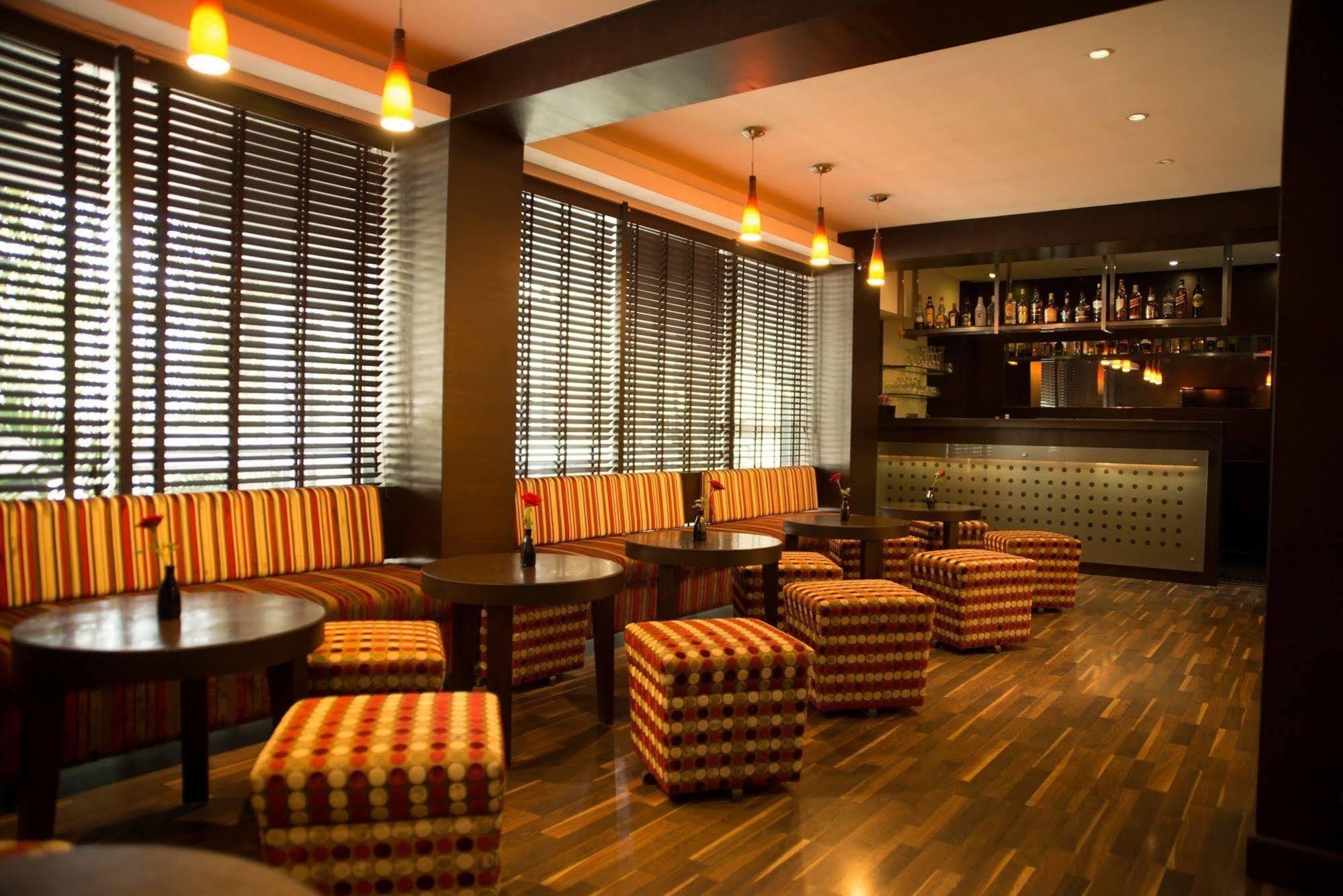 Park Ornate Hotel Viman Nagar Pune Exterior photo