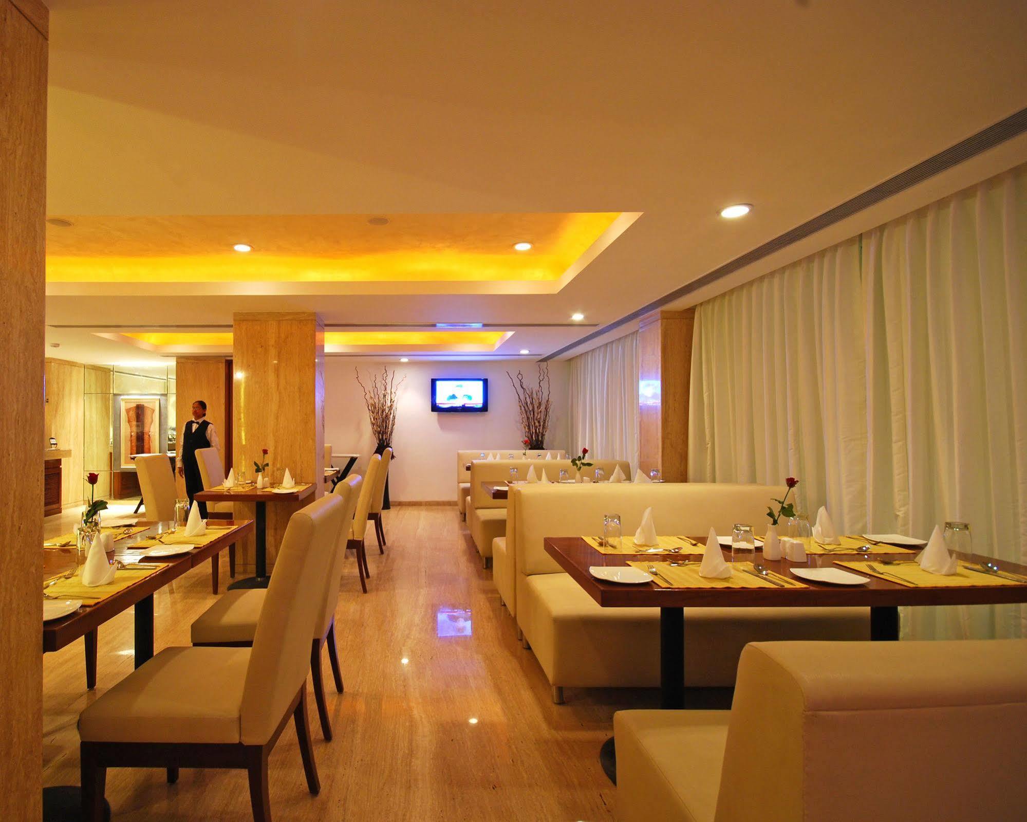 Park Ornate Hotel Viman Nagar Pune Exterior photo