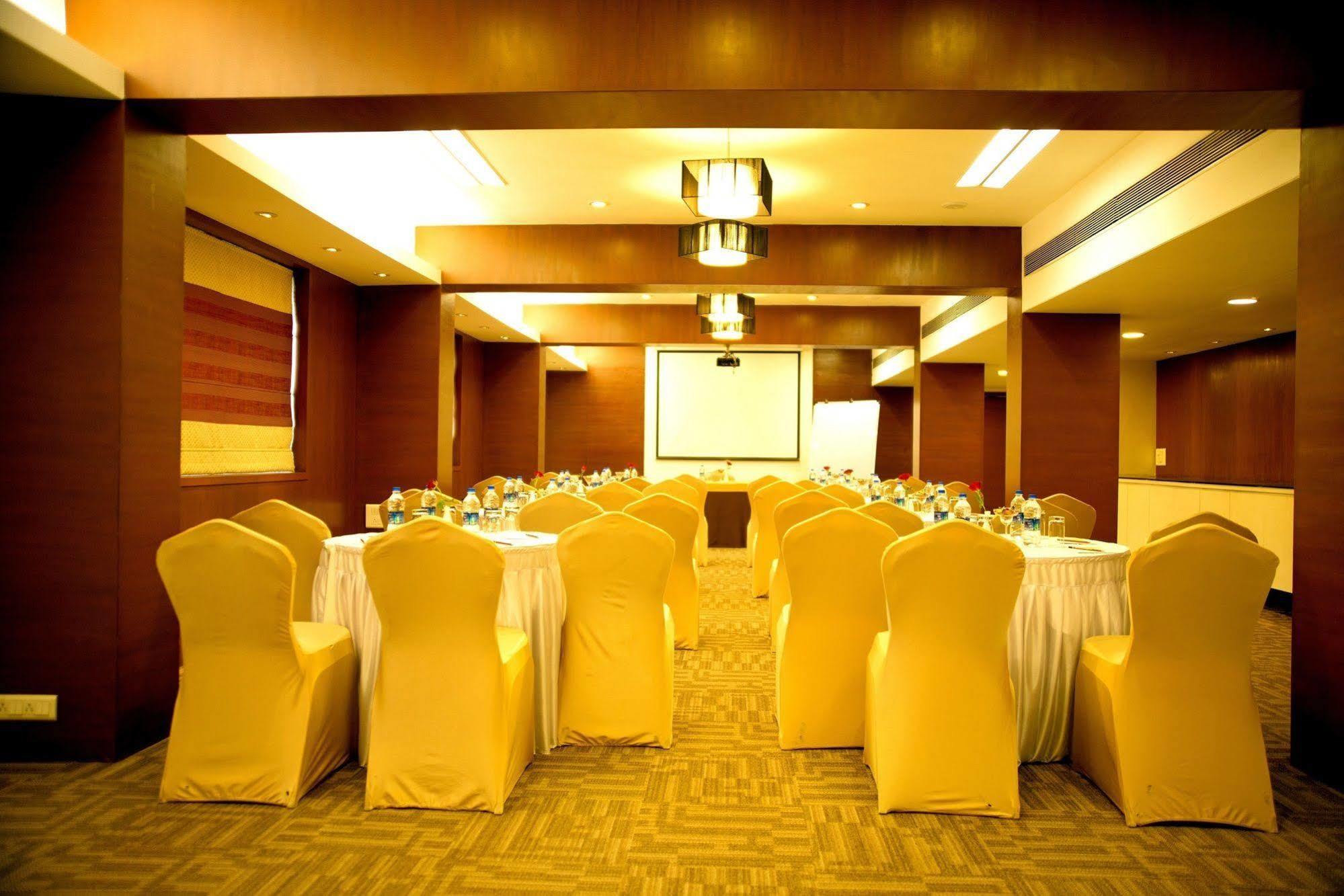 Park Ornate Hotel Viman Nagar Pune Exterior photo