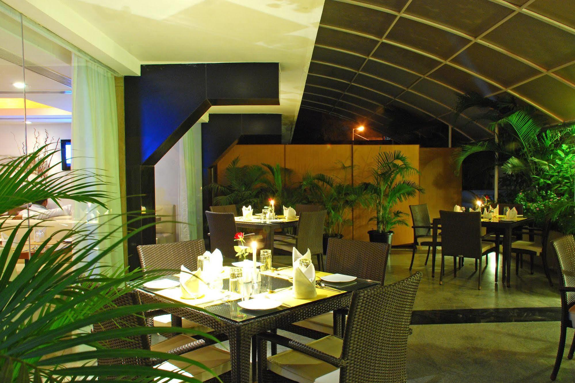 Park Ornate Hotel Viman Nagar Pune Exterior photo