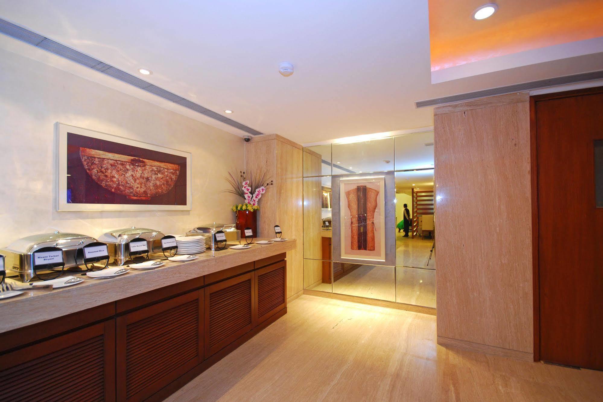 Park Ornate Hotel Viman Nagar Pune Exterior photo