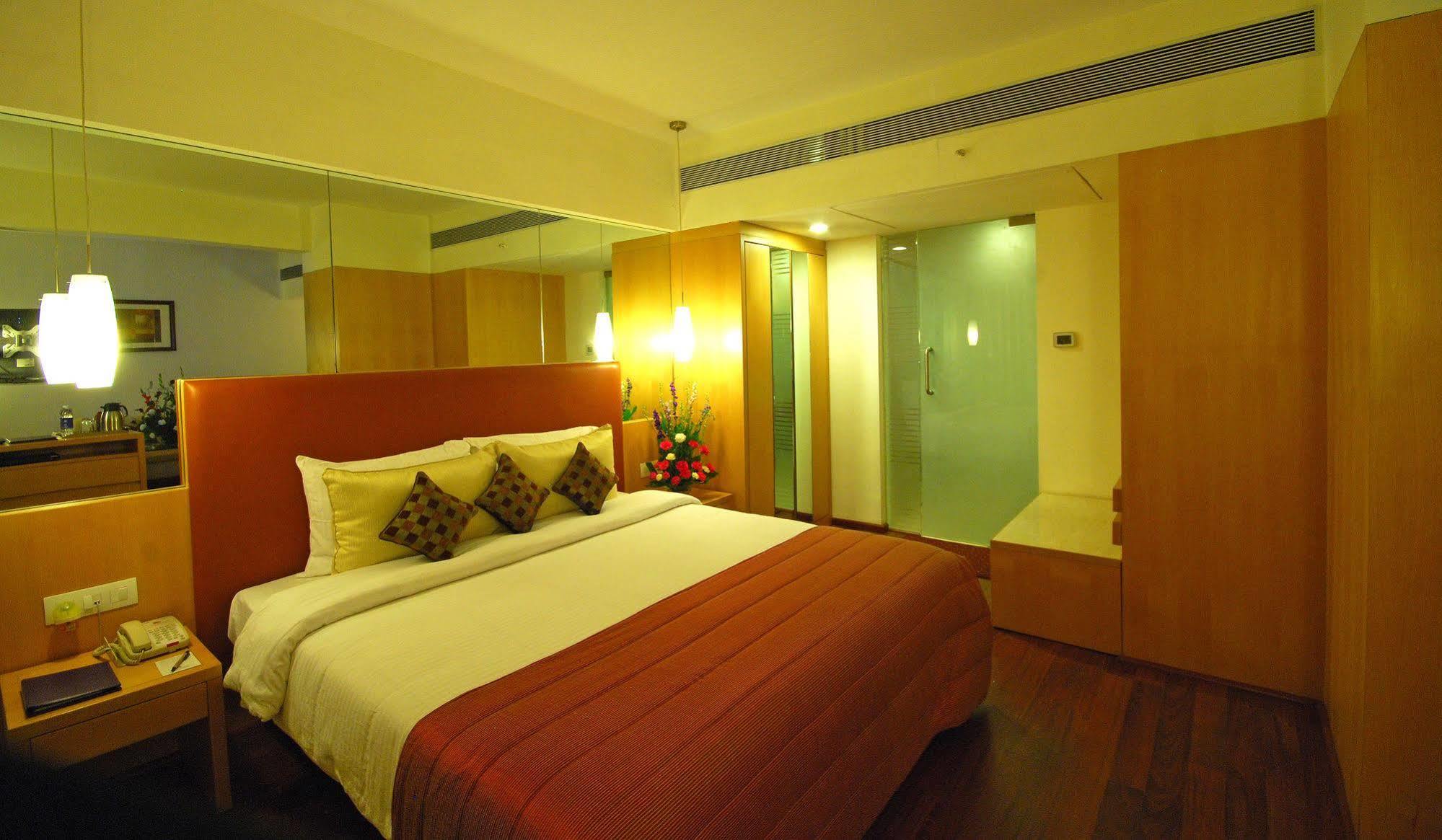 Park Ornate Hotel Viman Nagar Pune Exterior photo