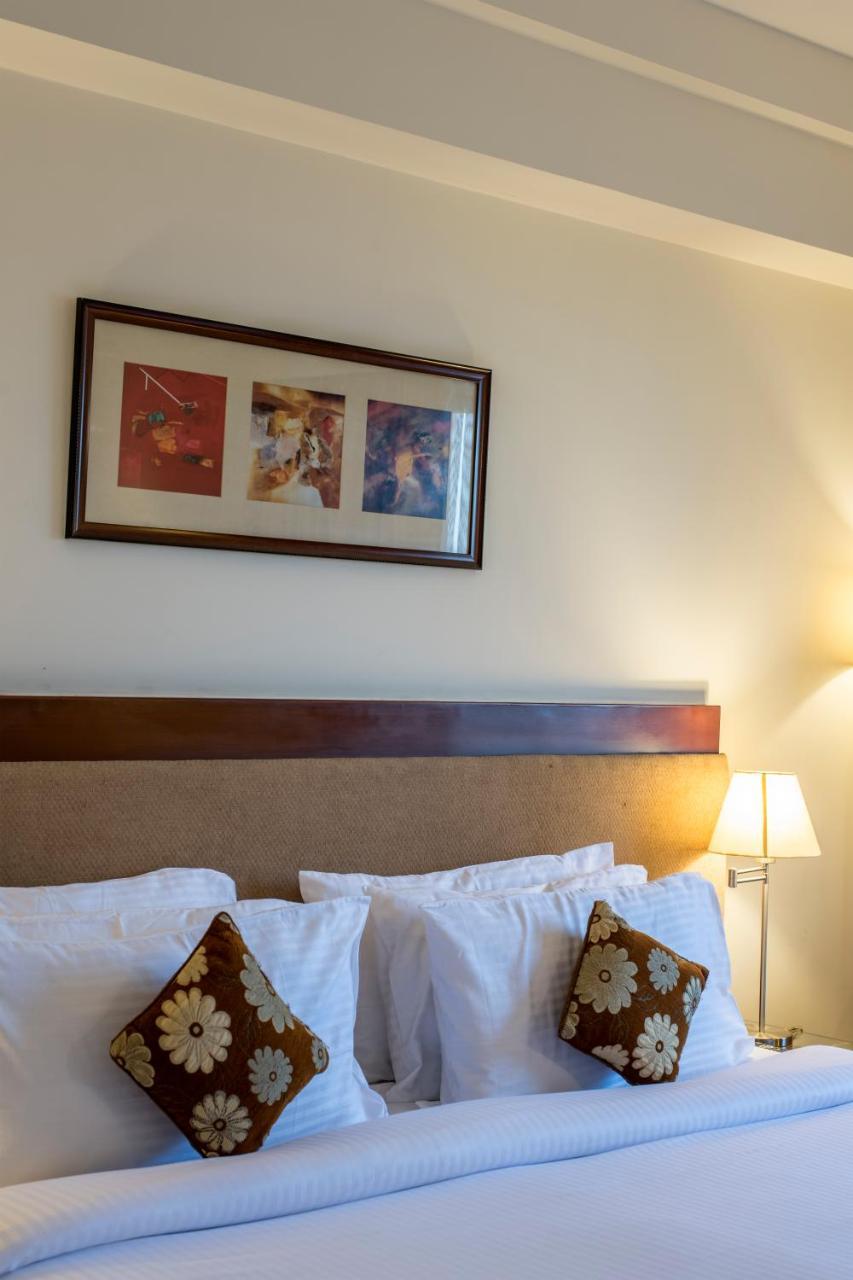 Park Ornate Hotel Viman Nagar Pune Exterior photo