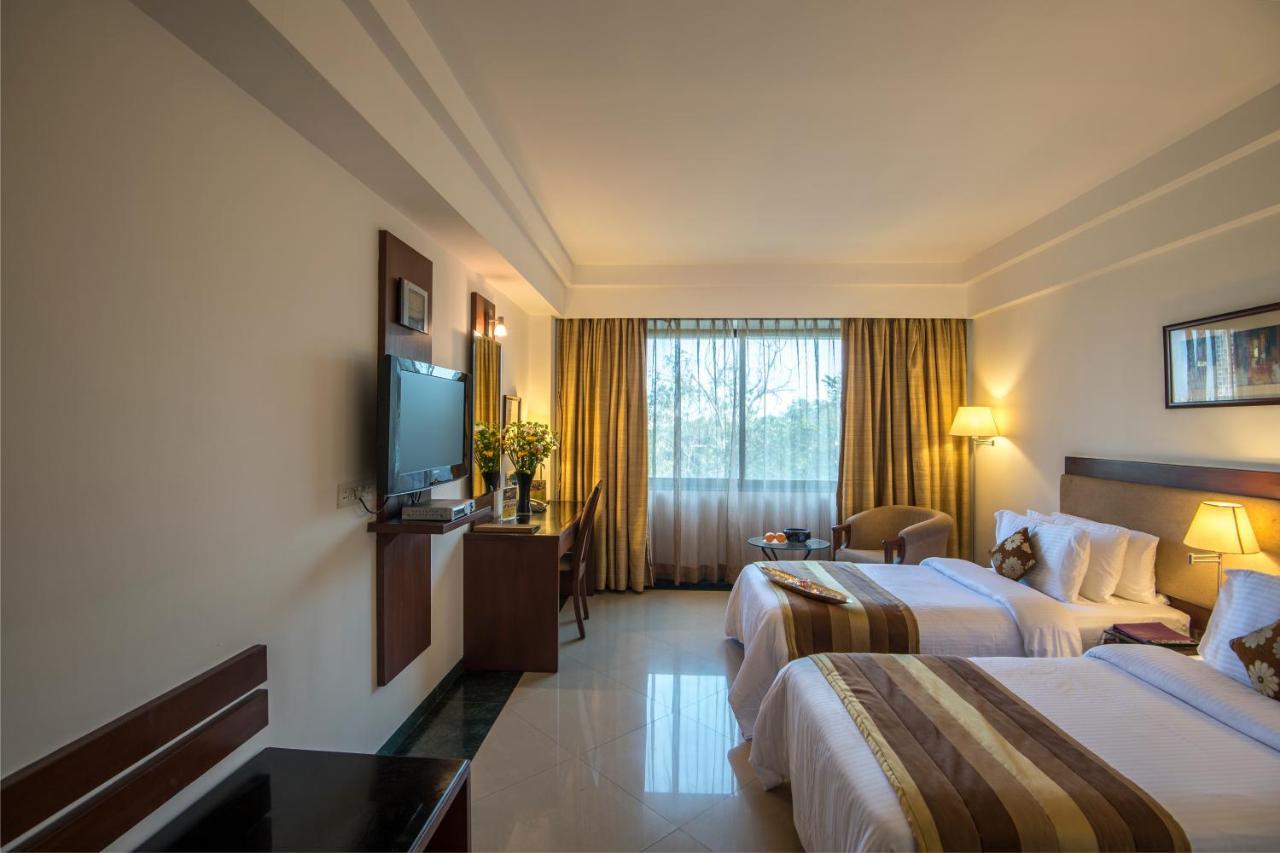 Park Ornate Hotel Viman Nagar Pune Exterior photo